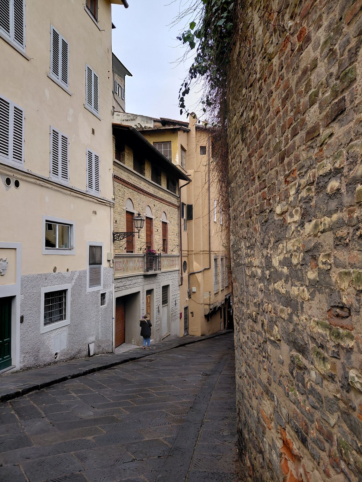 PALAZZO INDIPENDENTE RISTRUTTURATO CON ASCENSORE E TERRAZZO PANORAMICO TRA COSTA DEI MAGNOLI E COSTA SAN GIORGIO